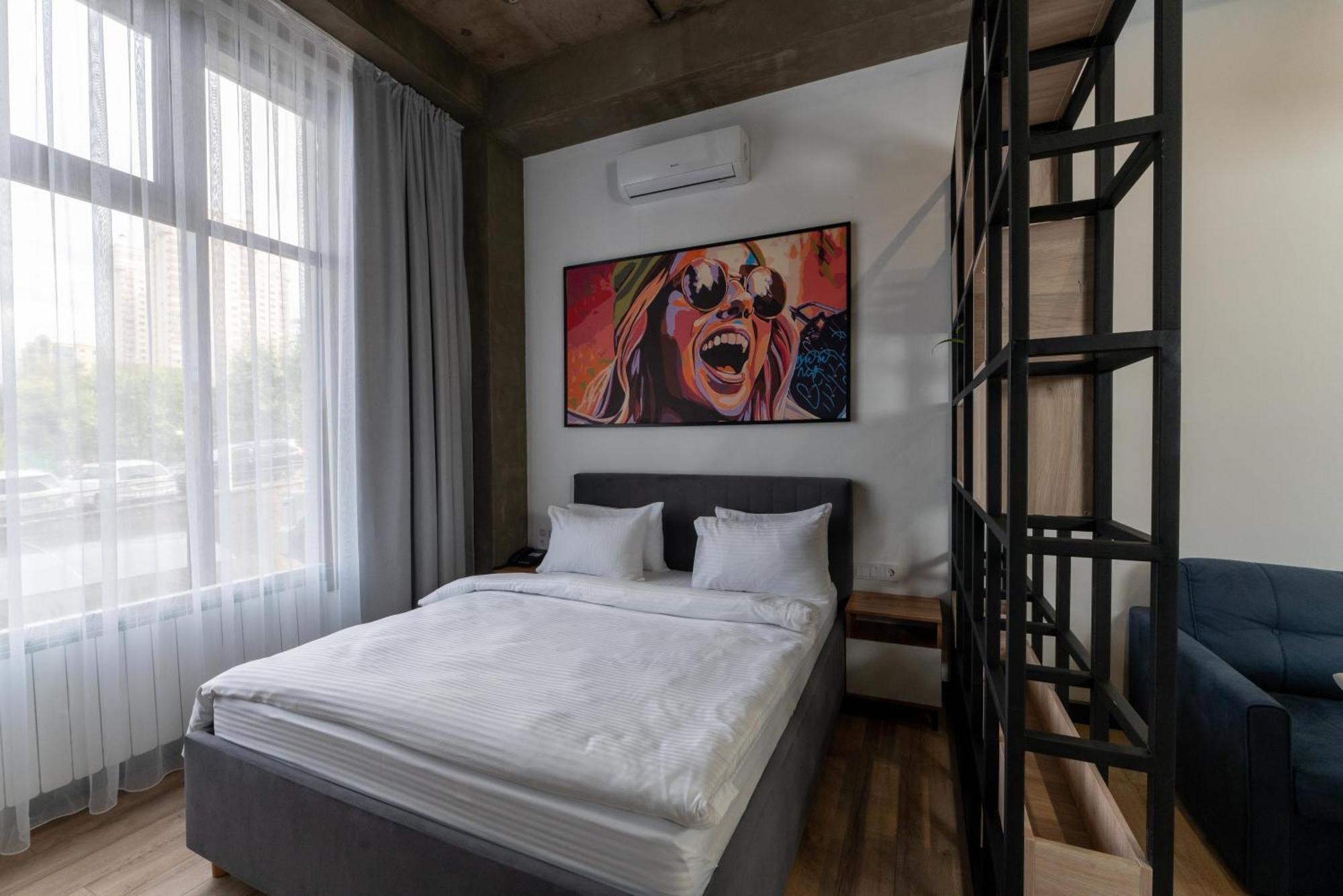 Apart Hotel Loft Almaty Esterno foto