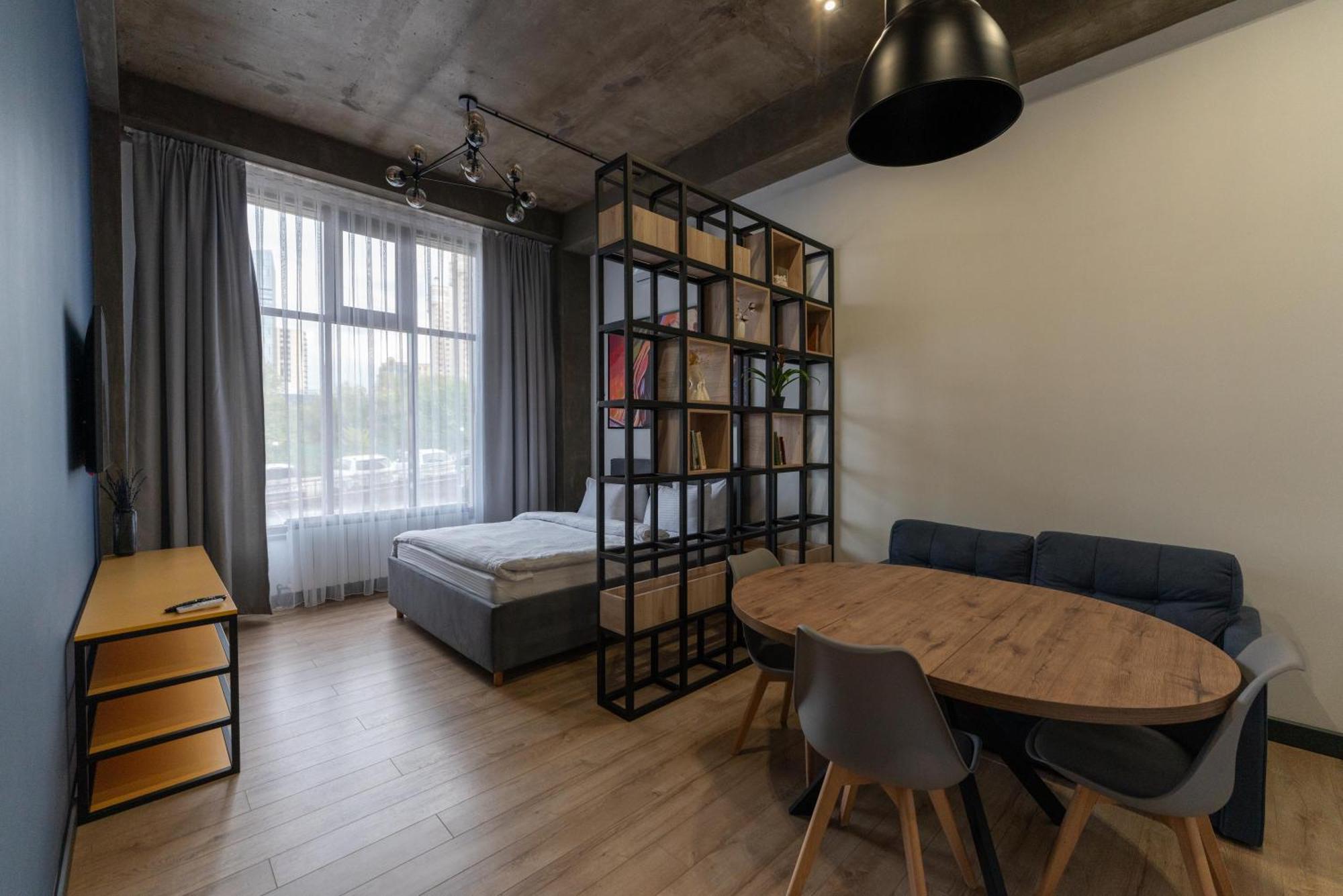 Apart Hotel Loft Almaty Esterno foto