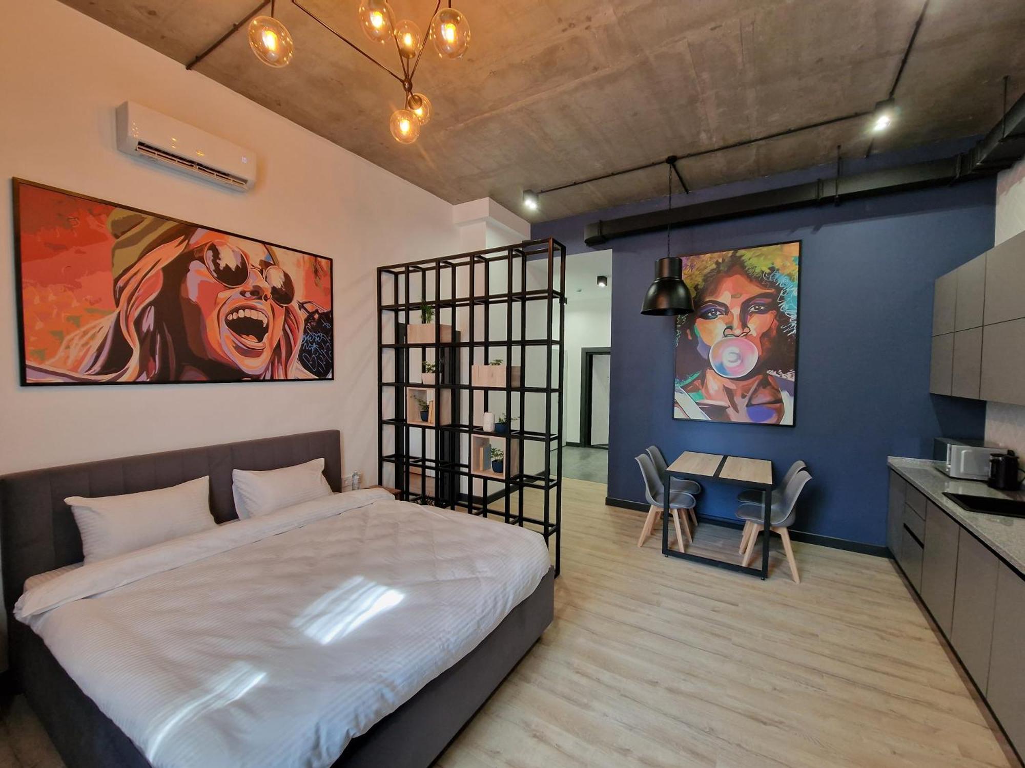 Apart Hotel Loft Almaty Esterno foto